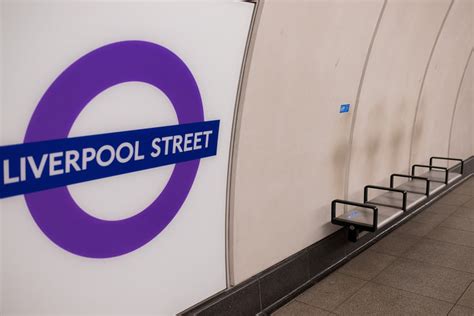 TfL: Elizabeth line delays as three Tube lines disrupted