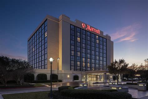 Houston Hotels with Pool | Houston Marriott South at Hobby Airport