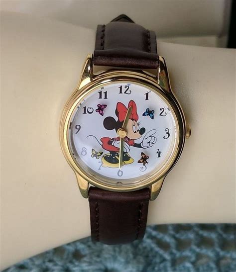 Disney Seiko Minnie Mouse Watch Butterflies Circle The Dial As Second