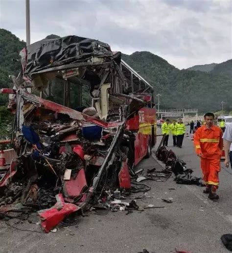 京昆高速特大交通事故致36死，多数乘客熟睡 没系安全带重伤特大交通事故熟睡新浪新闻