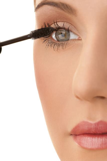 5 Tips On How To Make Your Eyelashes Look Longer