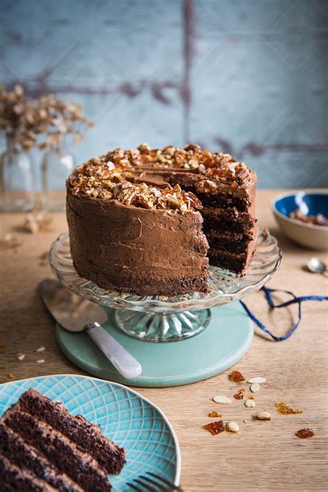 Schoko Mandel Torte Mit Krokant Auf Bilder Kaufen 12306435 StockFood