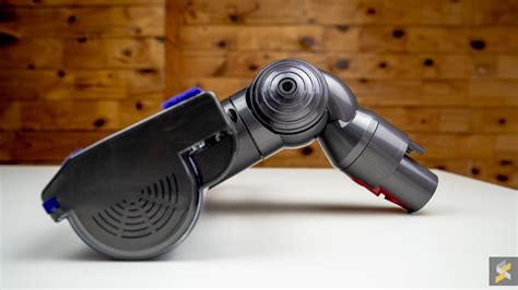 Dyson Cyclone V Absolute Unboxing Hands On Soyacincau