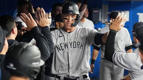 Aaron Judge Cheating Yankees Star On Glance Vs Blue Jays