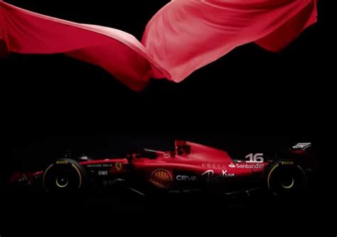 Maranello Una Folla Di Tifosi La Nuova Ferrari Sf 23 Fa Il Pieno D