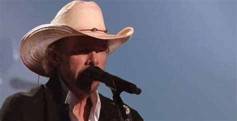 Toby Keith Reveals Real Meaning Of Don T Let The Old Man In