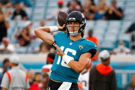 Jaguars Trevor Lawrence Throws For 71 Yards In Nfl Preseason Debut