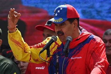 Venezuela Foto De Maduro Aparece Veces En C Dula De Votaci N