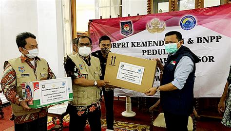 Kemendagri Serahkan Bantuan Untuk Korban Terdampak Bencana Alam