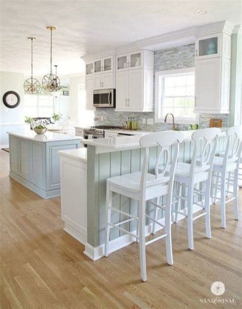 Amazing Beach House Kitchens With Tons Of Coastal Decorating Ideas