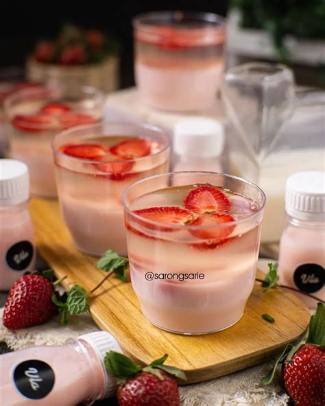 Resep Strawberry Pudding With Vla Yogurt Dari Sarongsarie