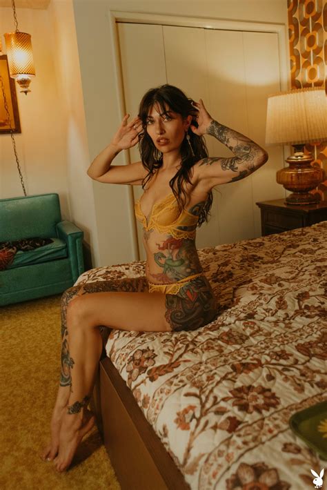 Horny Tattooed Babe Dallas Maxwell Drops Down Her Sexy Yellow Lingerie 10 Photos