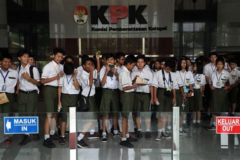 Korupsi Di Sektor Pendidikan Yang Meresahkan Kompas Id