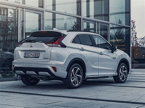 Mitsubishi Eclipse Cross Phev Sacha Thomasin