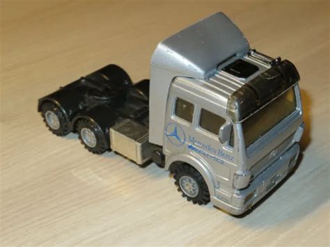 Modellauto Maisto Mercedes Benz Amg Lkw Truck Zugmaschine Silbergrau