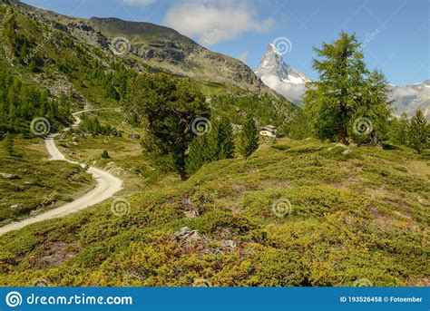 Paisaje Con Monte Matterhorn Sobre Zermatt En Los Alpes Suizos Foto De