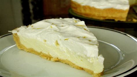 Torta de Limão Biscoito Maisena surreal de tão deliciosa que fica