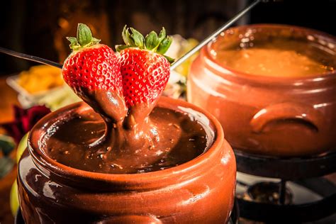 Fondue De Chocolate 8 Receitas Fáceis Rápidas E Baratas Claudia