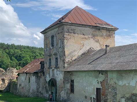 Замок у Золотому Потоці - НЗ «Замки Тернопілля»