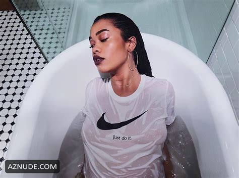 Amber Mark Nude And Sexy Photos From Instagram AZNude