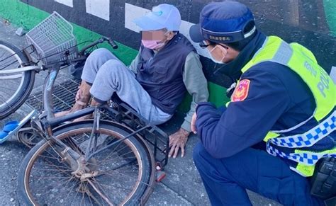 觀傳媒 雲嘉南新聞 失智翁偷跑出門體力不支路倒 北港警據報火速趕抵現場救護