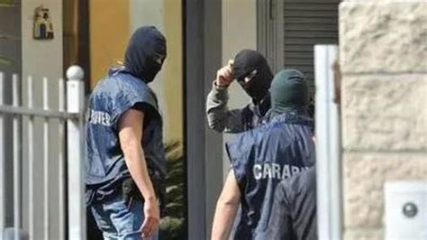 Mafia Blitz A Catania Contro La Cosca Santapaola Ercolano Arresti