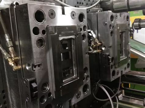 An Extensive Guide To 2K Injection Molding Process Benefits And