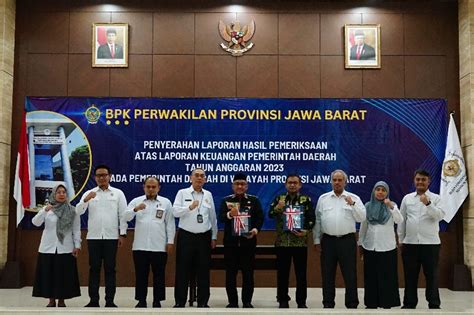 PENYERAHAN LHP LKPD TA 2023 EMPAT PEMDA KEMBALI RAIH WTP SATU WDP