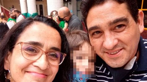 Hallan A Un Matrimonio Y Su Hijo De 7 Años Muertos En Su Casa