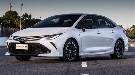 Toyota Argentina lanzó el Corolla GR Sport estética deportiva y