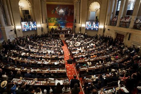 Paz Total El País Político Reacciona Entre Amores Y Odios A La