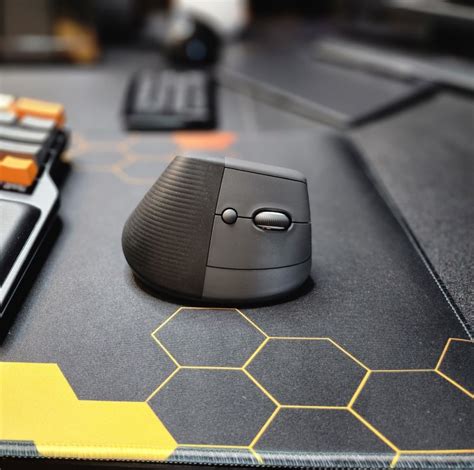 Logitech Lift Vertical Ergonomic Mouse Review The Gadgeteer