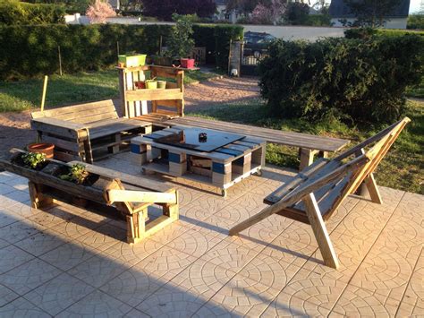 The Best DIY Wood And Pallet Ideas Pallet Garden Set Pallet Ideas