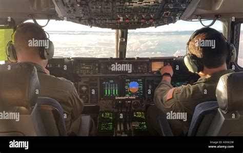 C-17 Globemaster III Cockpit Stock Photo - Alamy