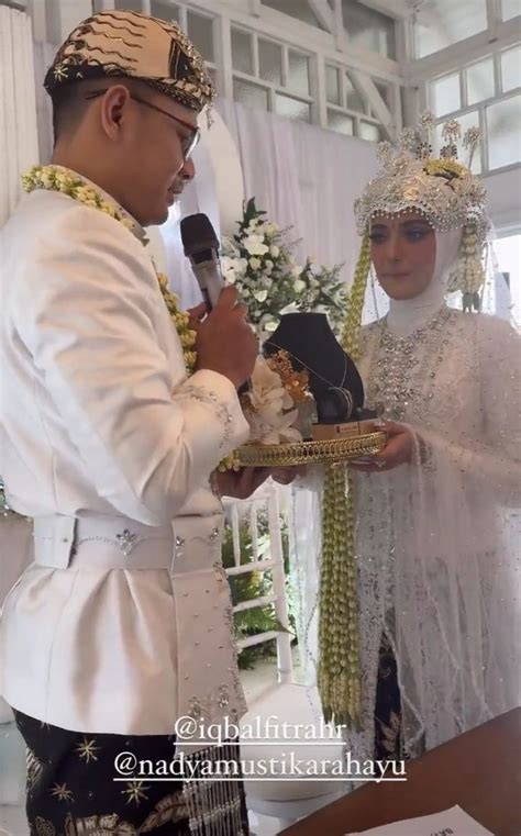 7 Potret Akad Nikah Nadya Mustika Rahayu Dan Iqbal Rosadi