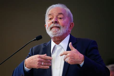 Biografia de Lula é a construção de um mito, analisa Traumann | Poder360