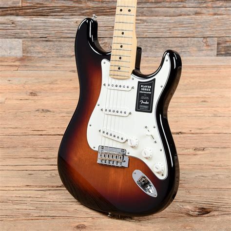 Fender Player Stratocaster 3-Color Sunburst – Chicago Music Exchange