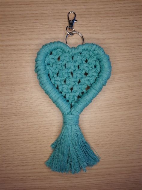 Llavero corazon macrame Macramé Arte en alambre Corazones