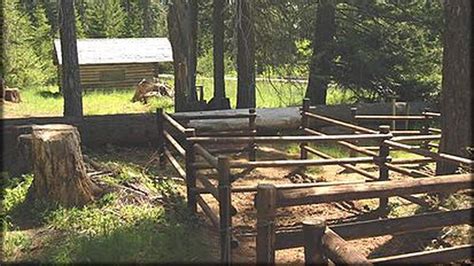 Willow Prairie Cabin Rogue River Siskiyou National Forest