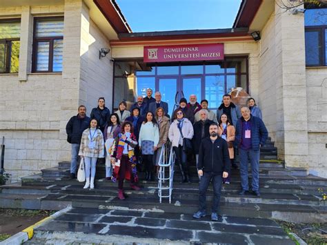 Dumlup Nar Niversitesi G Zel Sanatlar Fak Ltesi Taraf Ndan D Zenlenen