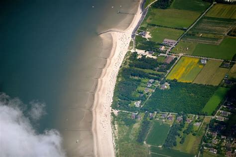 Utersum aus der Vogelperspektive Küsten Landschaft am Sandstrand der