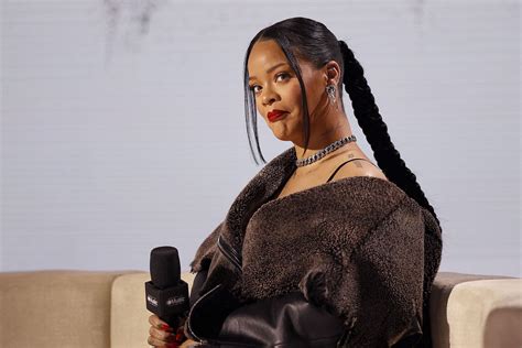 Which songs could Rihanna sing at Super Bowl 2023? A look at Pop Star's song choice and ...