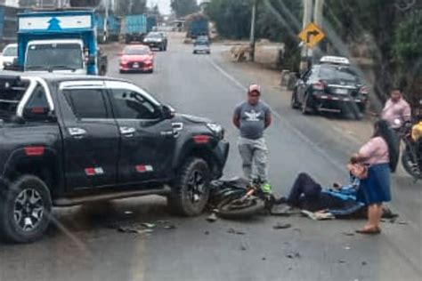 La Libertad Choque Entre Camioneta Y Moto Lineal Deja Una Persona