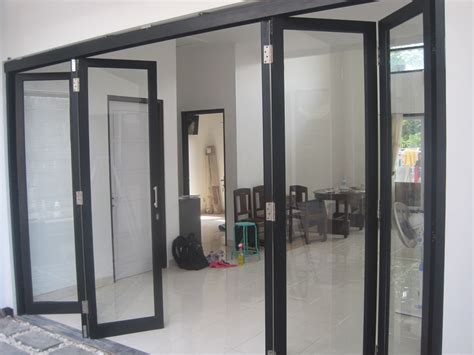 Pintu Lipat Aluminium Kaca Memberi Kesan Minimalis Dan Modern