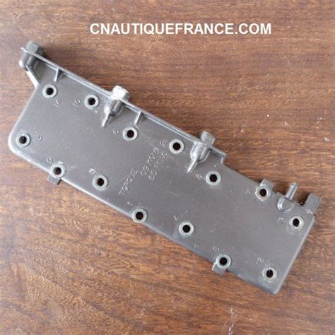 COUVERCLE DE PLAQUE DÉCHAPPEMENT 40 CV 2T TOHATSU M40D 3C8