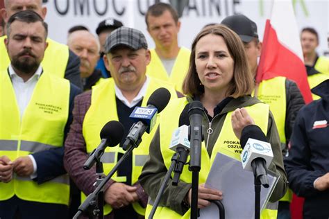 Konfederacja on Twitter W Medyce od rana trwa protest rolników