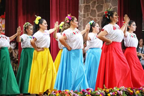 See Presentaci N De Danza En El Centro De Morelia