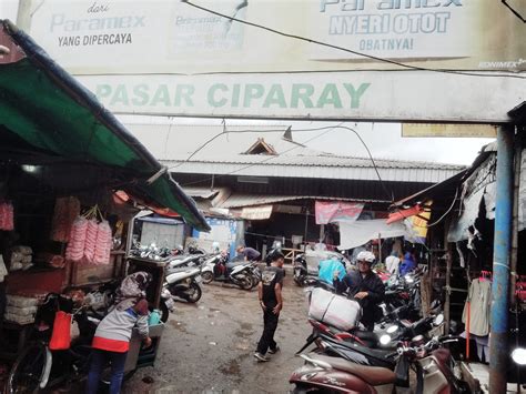 Pedagang Minta Pemerintah Tunda Revitalisasi Pasar Ciparay