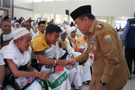 Lepas JCH Kloter 23 Gubernur Al Haris Pemprov Jambi Komitmen Berikan