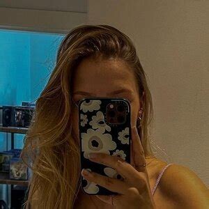 Eemelytorress Emmmyxo Nude Leaks OnlyFans Fapellino